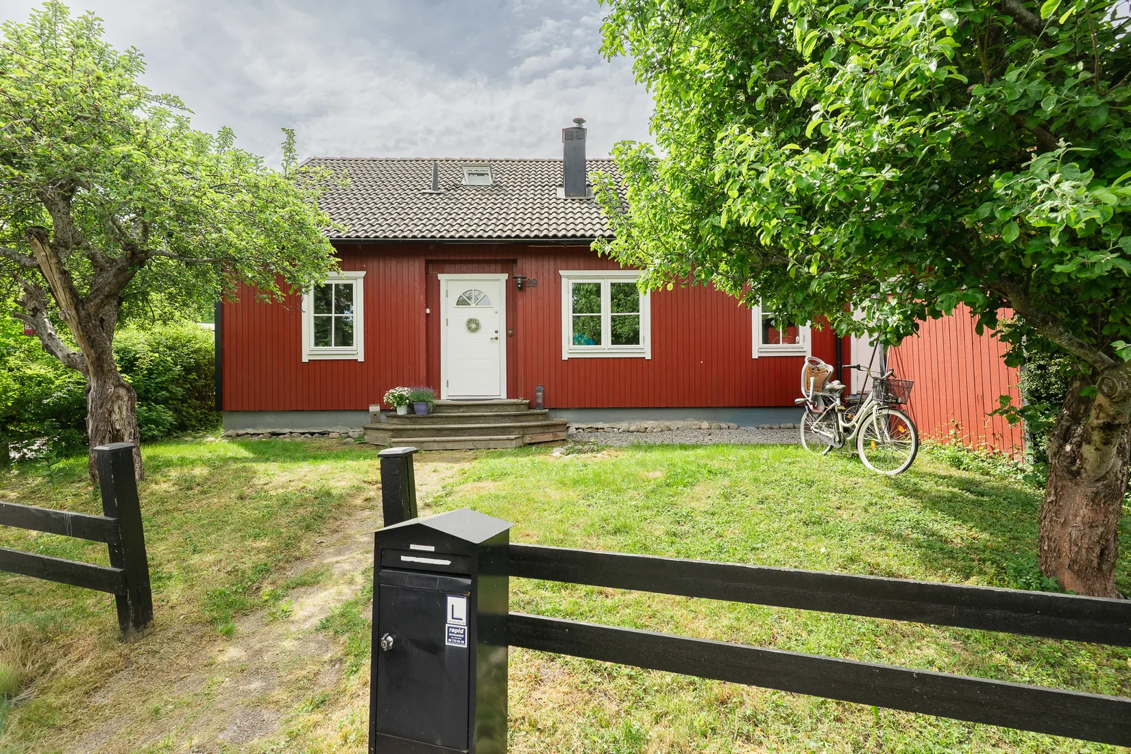Villa, Radhus, Gullvivevägen 29, Tuna, Österåker