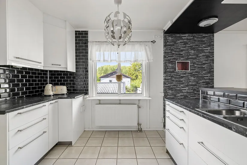 Villa, Bärnstensvägen 5, Skälby, Järfälla