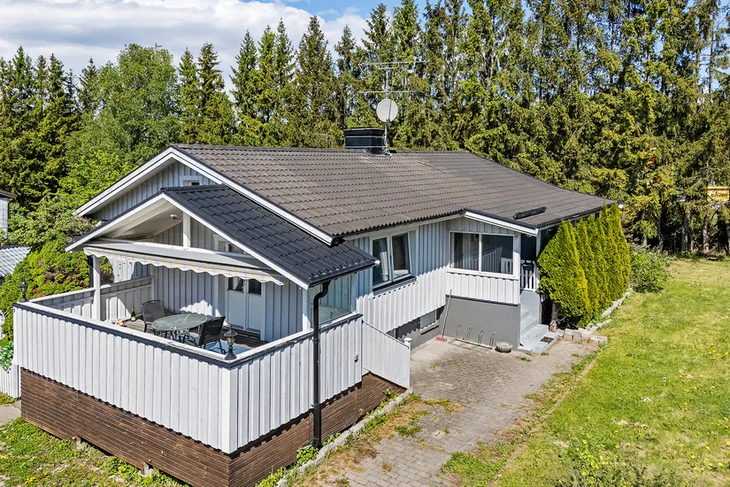 Villa, Bärnstensvägen 5, Skälby, Järfälla
