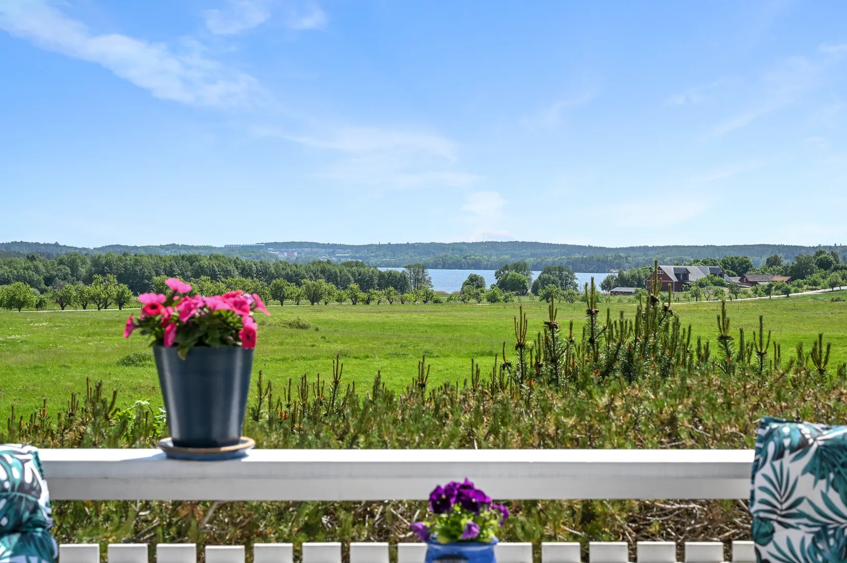 Villa, Allévägen 18, Ekerö Sommarstad, Ekerö