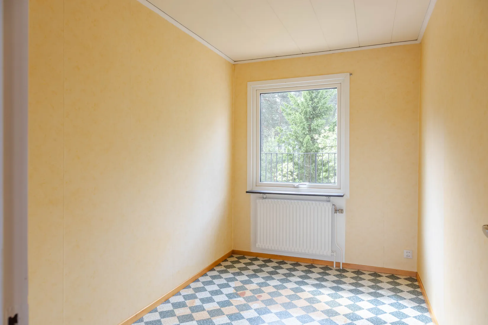 Radhus, Snöflingegatan 4, Talltorp, Västerås