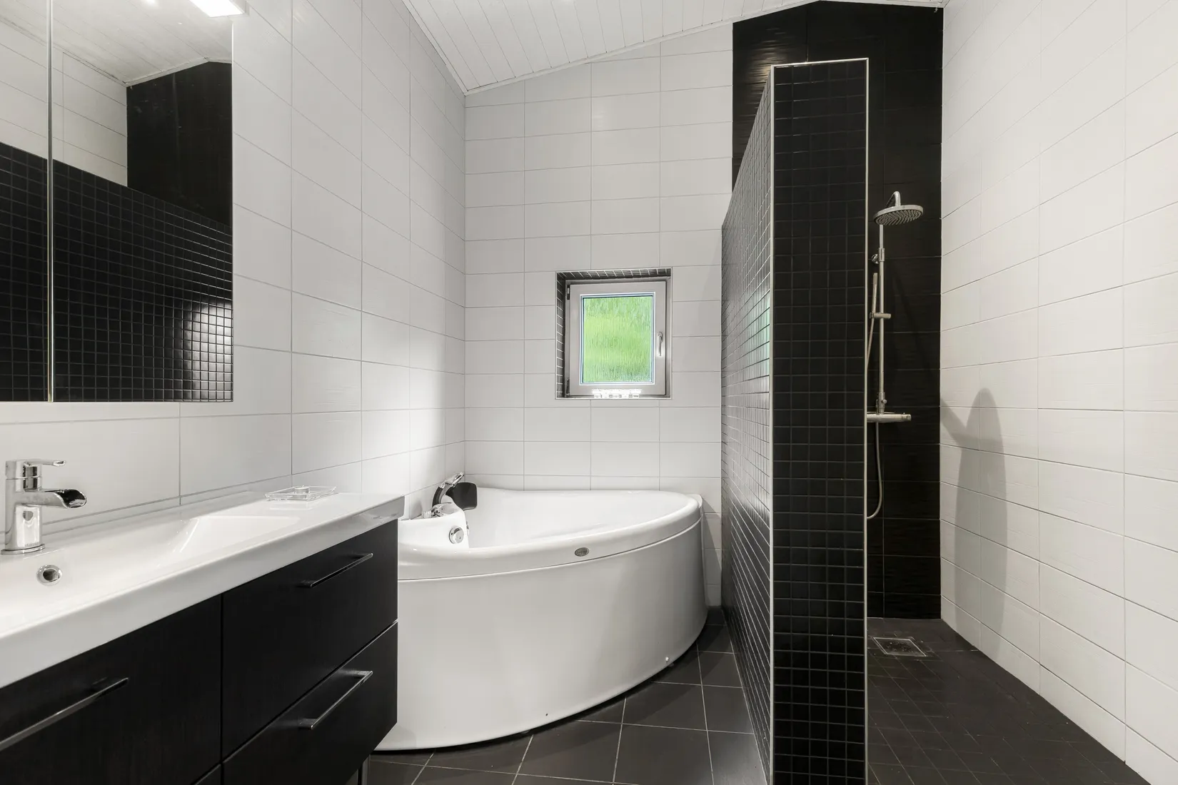Villa, Flugsnapparvägen 18, Borsökna, Eskilstuna