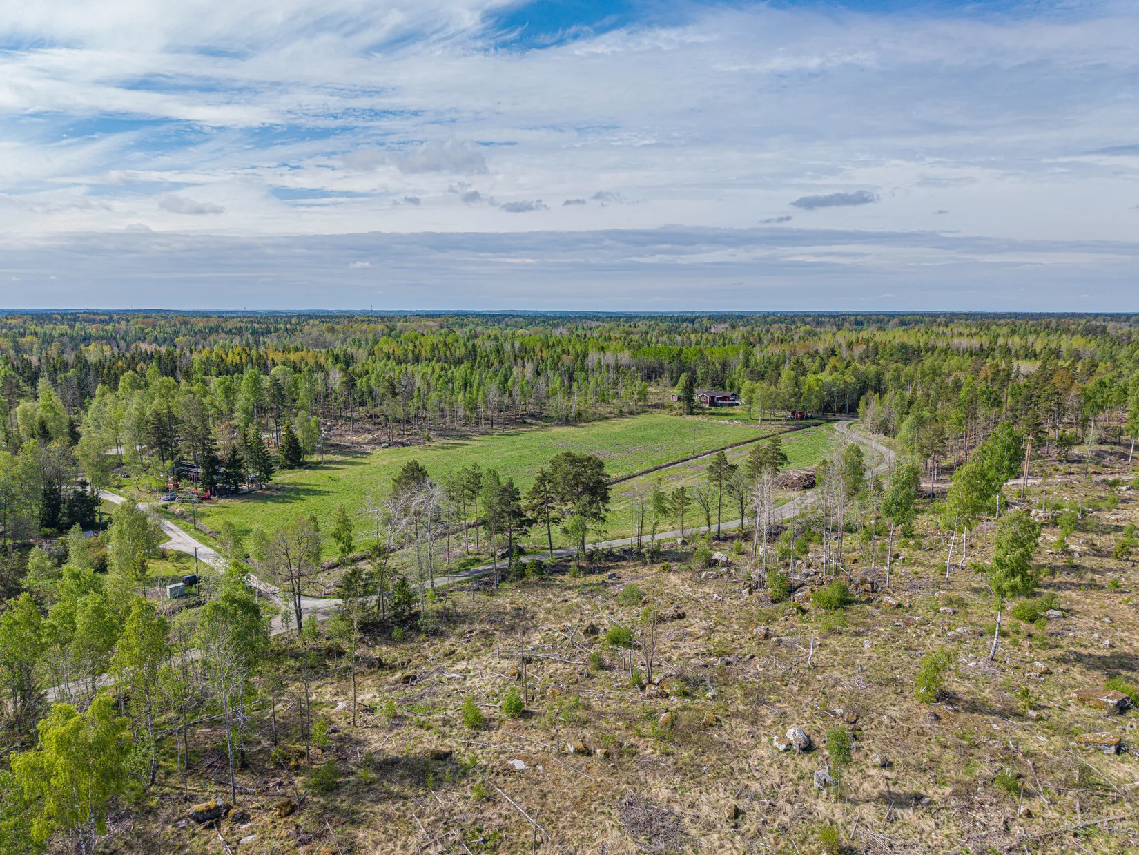 Gård/Skog, Skapa er hästgårdsdröm med högt och naturnära läge i Örsundsbro, Örsundsbro, Enköping