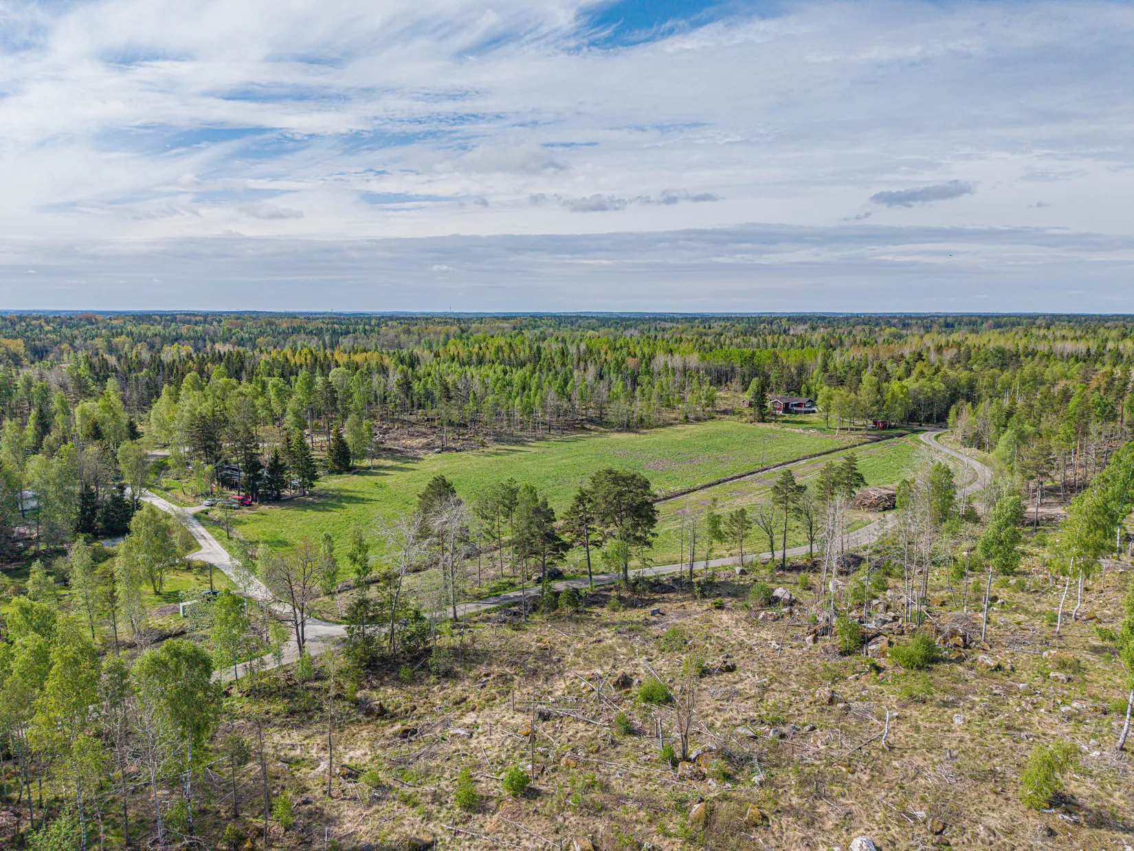 Gård/Skog, Skapa er hästgårdsdröm med högt och naturnära läge i Örsundsbro, Örsundsbro, Enköping