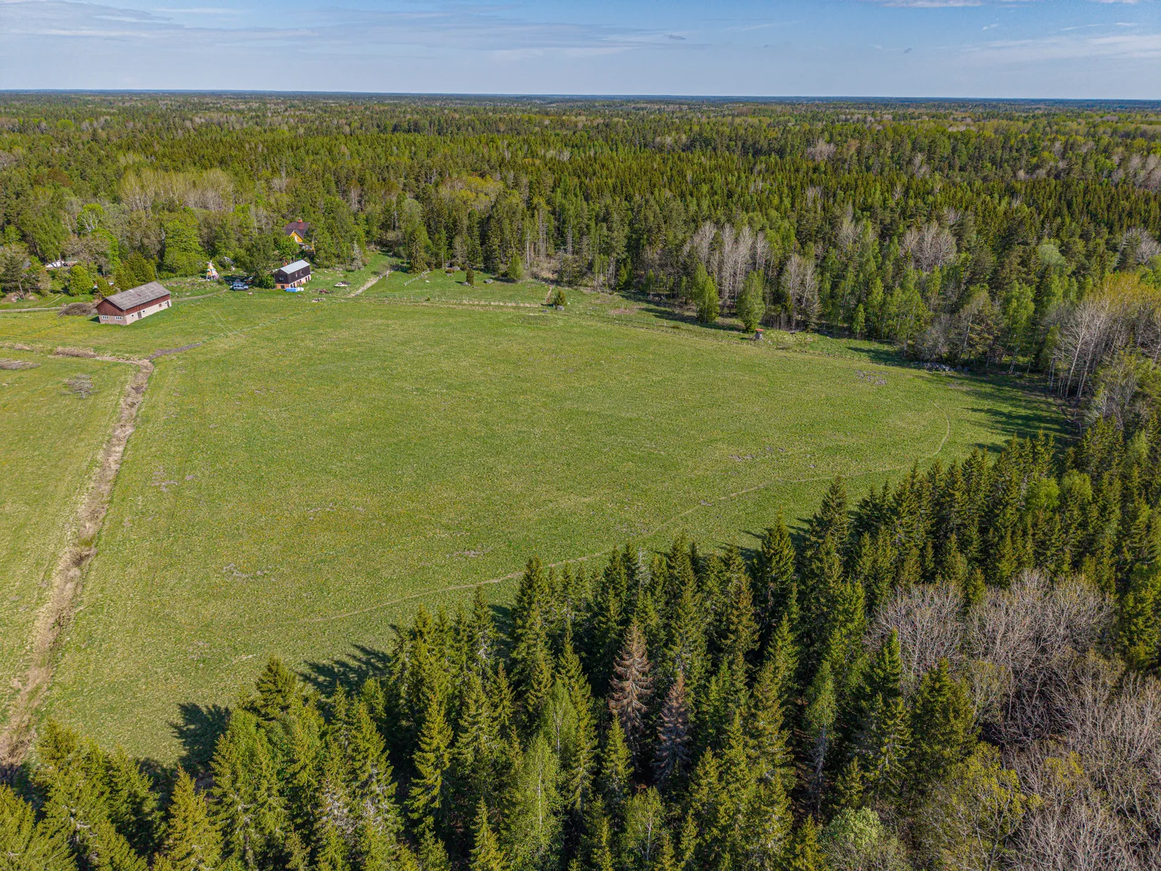Gård/Skog, Skapa er hästgårdsdröm med högt och naturnära läge i Örsundsbro, Örsundsbro, Enköping