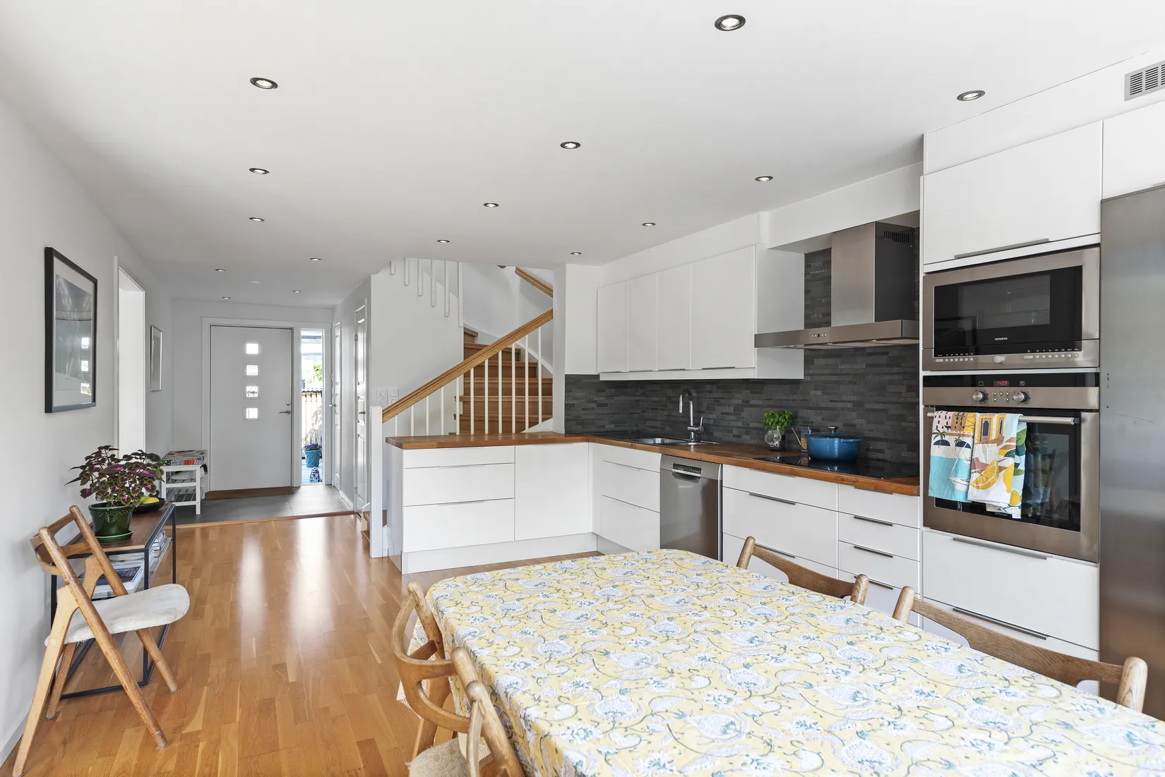 Villa, Radhus, Cypressvägen 52, Enebyberg, Danderyd