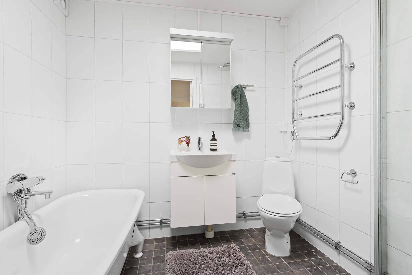 Villa, Radhus, Cypressvägen 52, Enebyberg, Danderyd