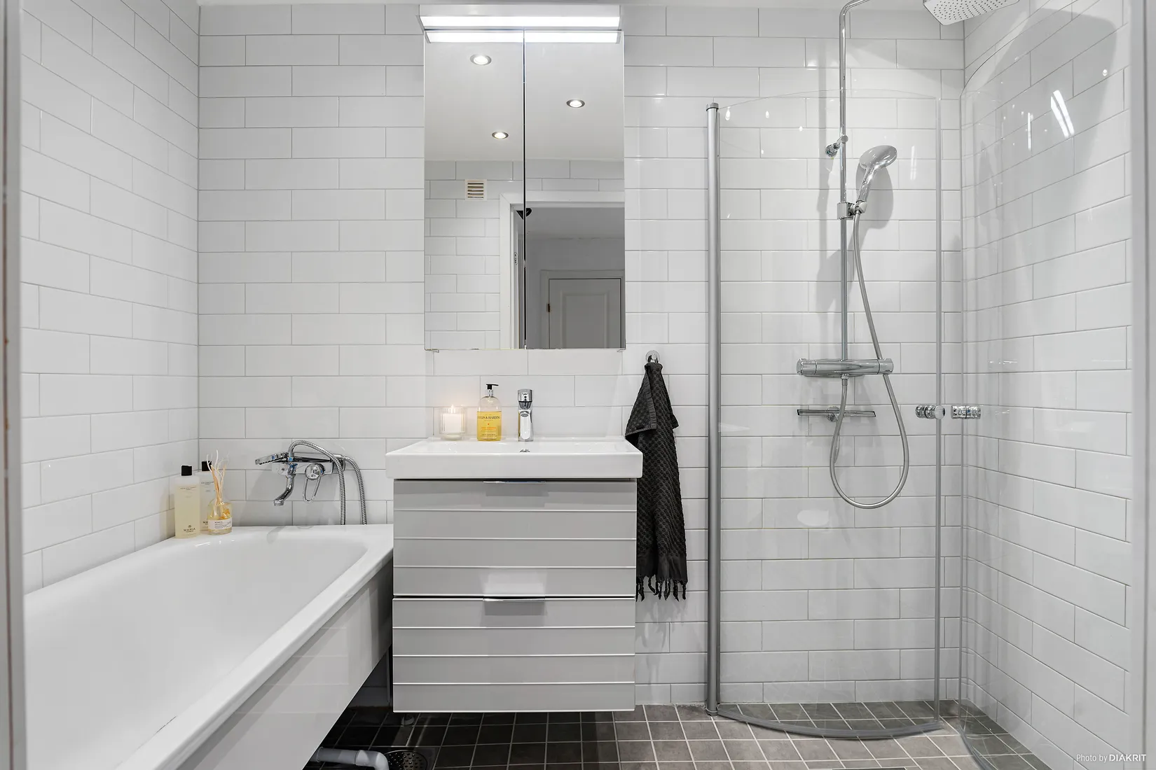 Radhus, Tunavägen 15, Upplands-Bro