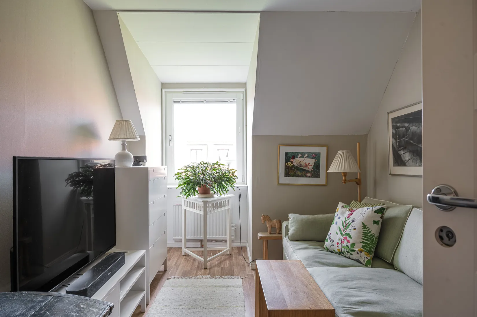 Bostadsrätt, Radhus, Fogdegårdsvägen 21, Varnhem, Skara