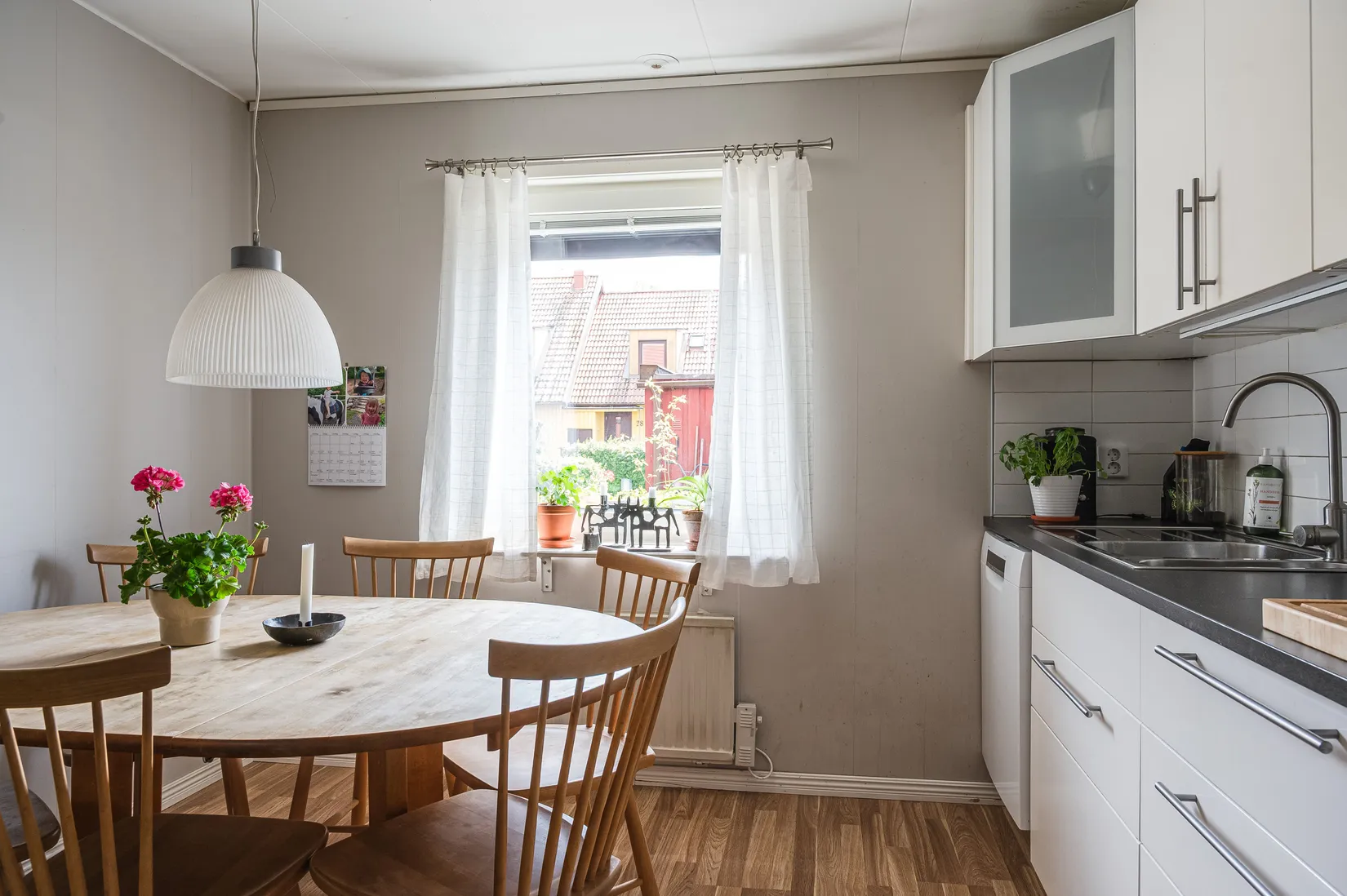 Bostadsrätt, Radhus, Fogdegårdsvägen 21, Varnhem, Skara