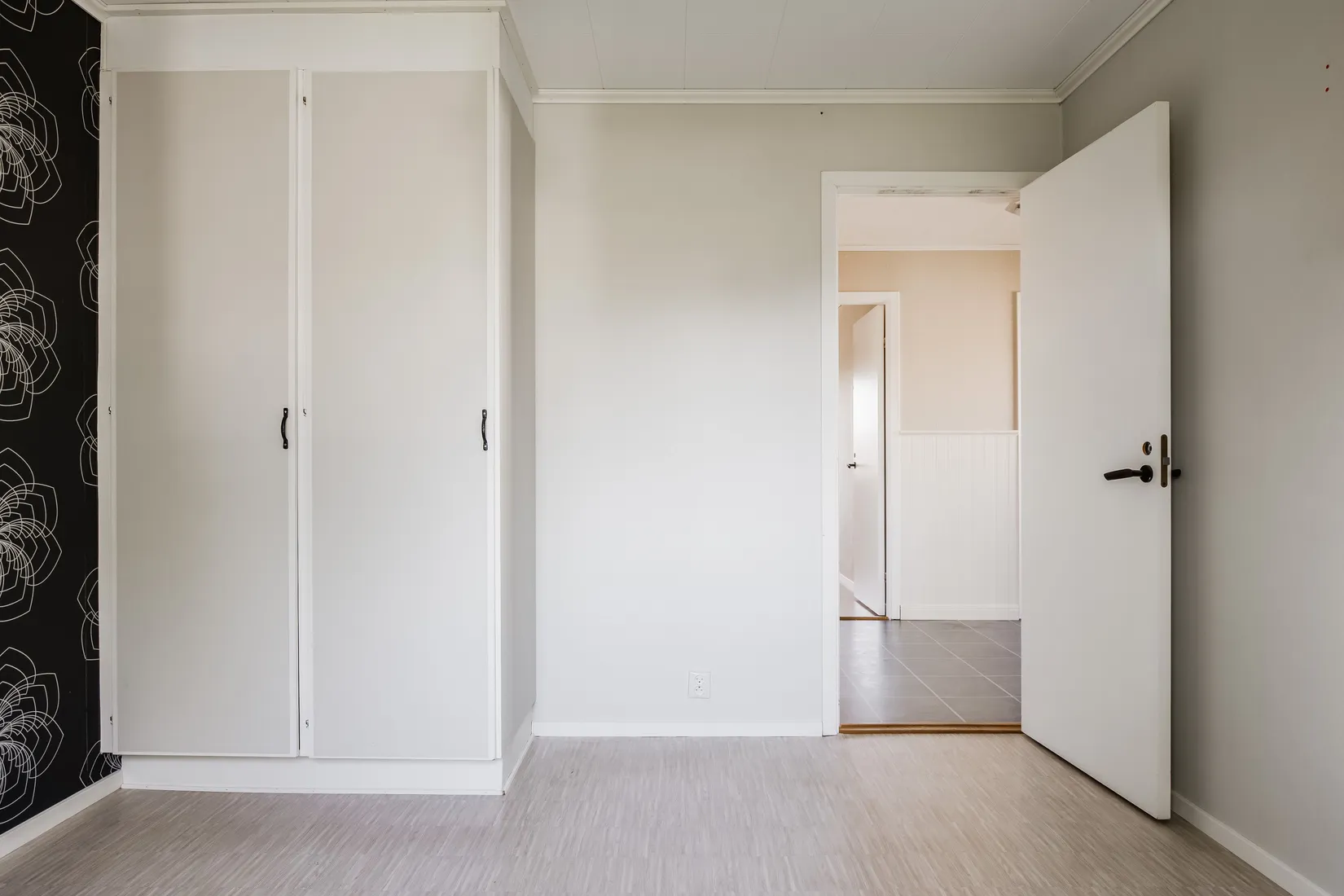 Villa, Radhus, Blåbärsstigen 43, Töreboda
