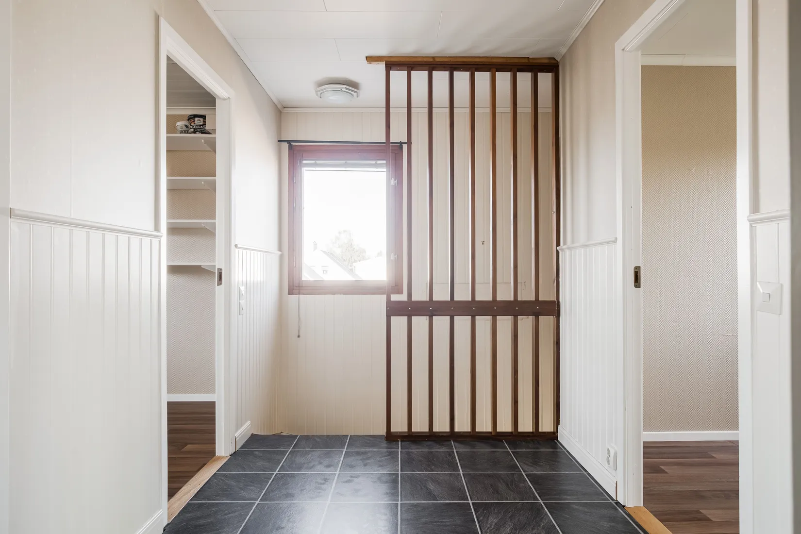 Villa, Radhus, Blåbärsstigen 43, Töreboda