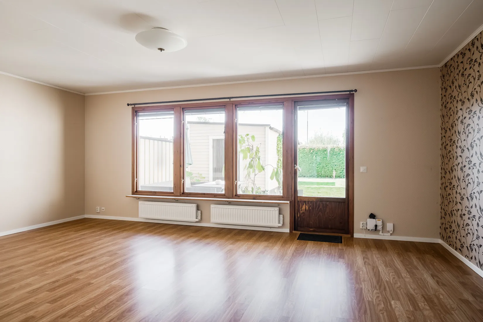 Villa, Radhus, Blåbärsstigen 43, Töreboda