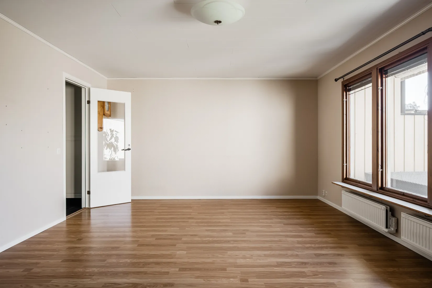 Villa, Radhus, Blåbärsstigen 43, Töreboda