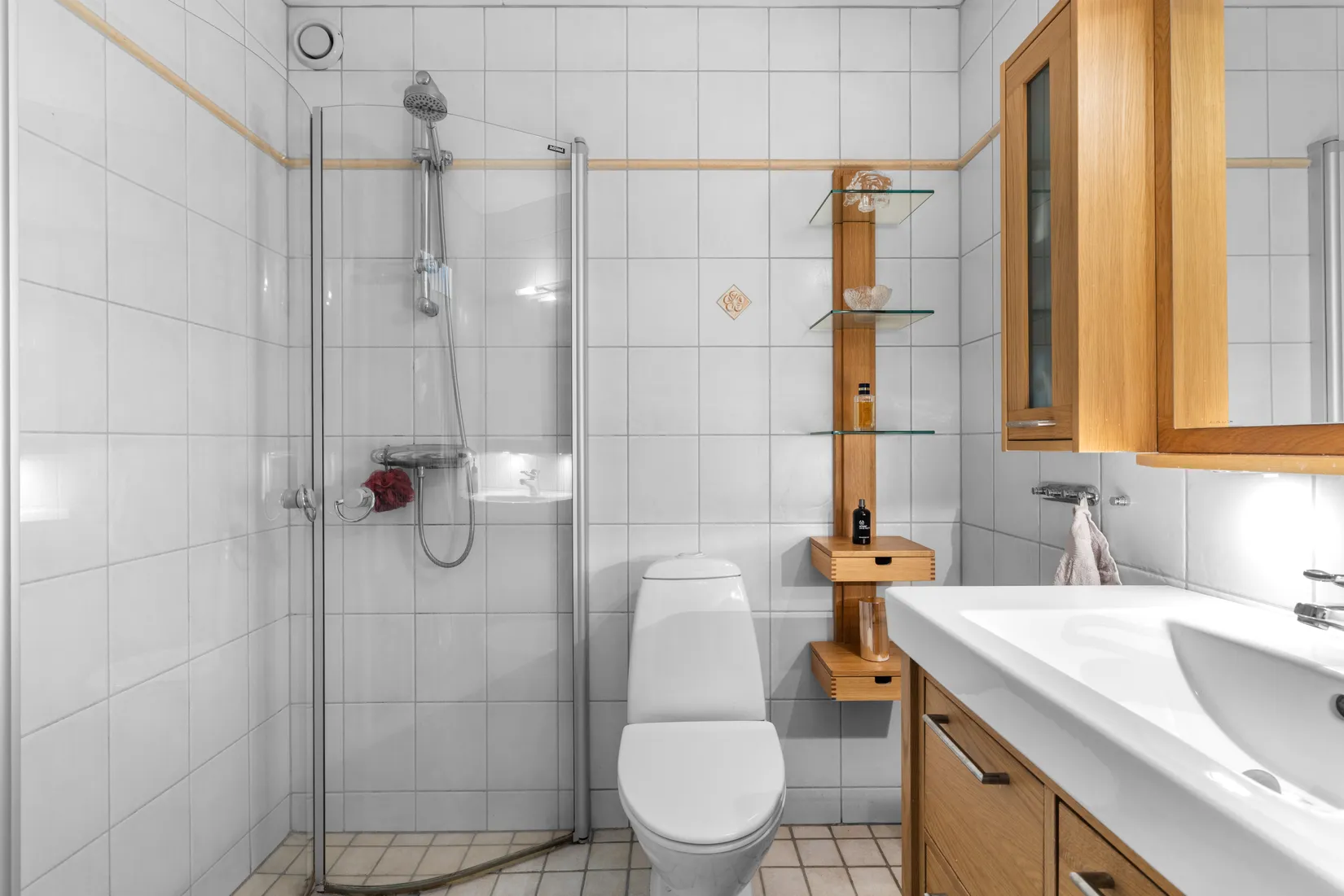 Radhus, Ranunkelgränd 50, Bergfoten/Farmarstigen, Tyresö