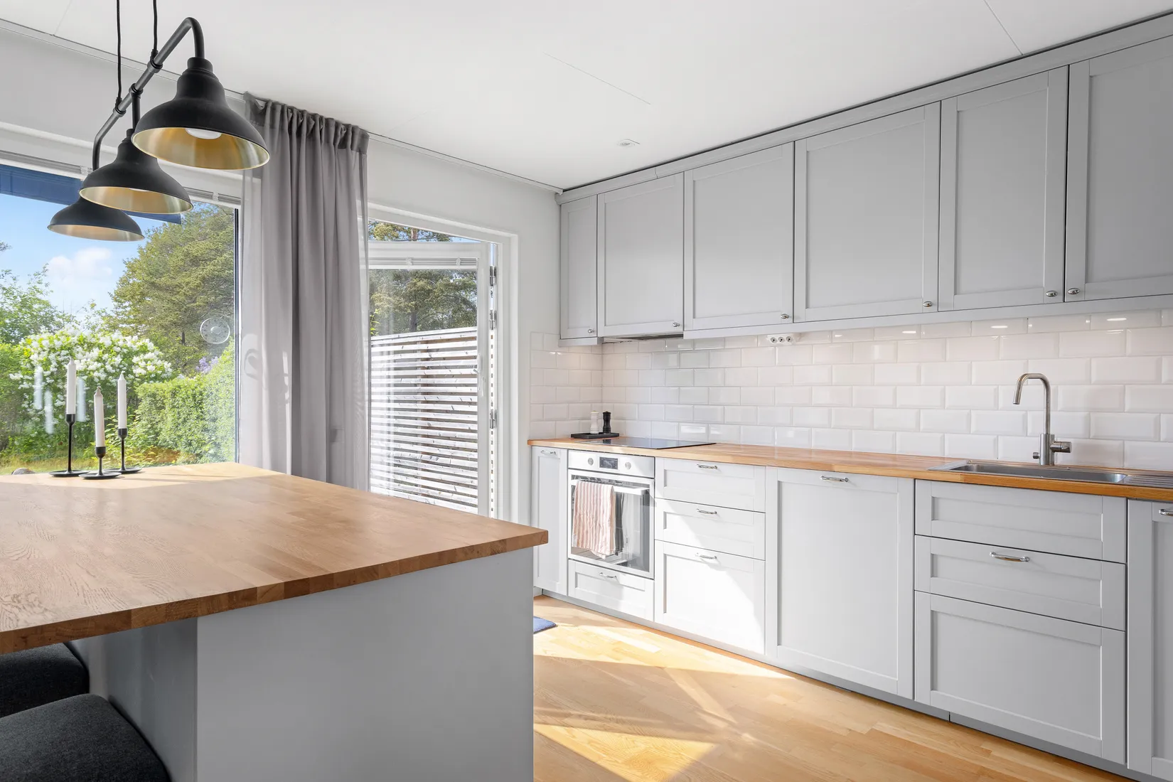 Villa, Radhus, Ananasvägen 40, Viksjö, Järfälla