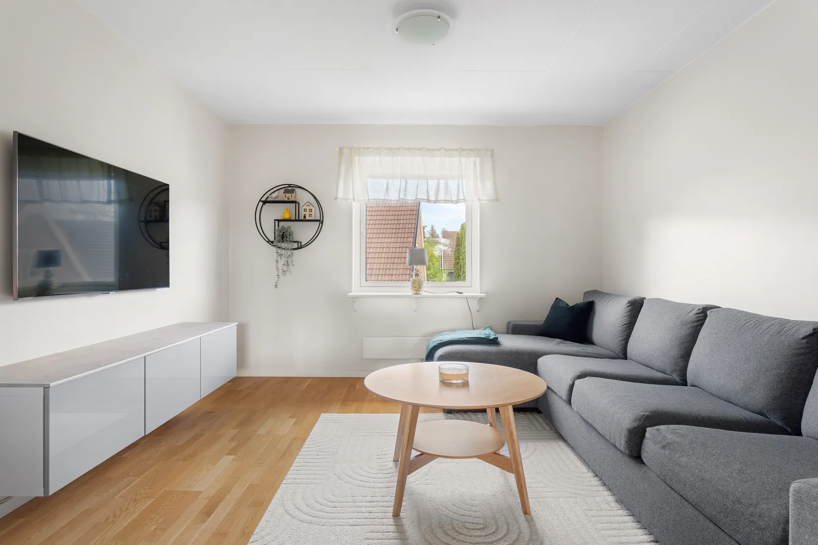Villa, Radhus, Ananasvägen 40, Viksjö, Järfälla