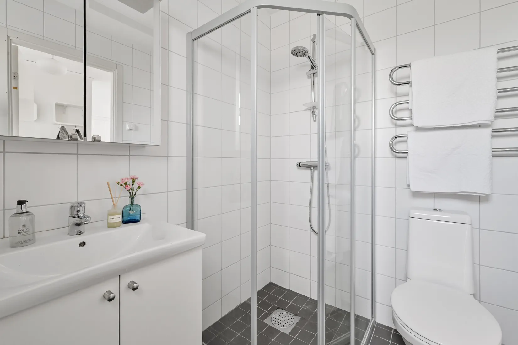 Villa, Adlerfelts gata 16, Sanda Ängar, Upplands Väsby