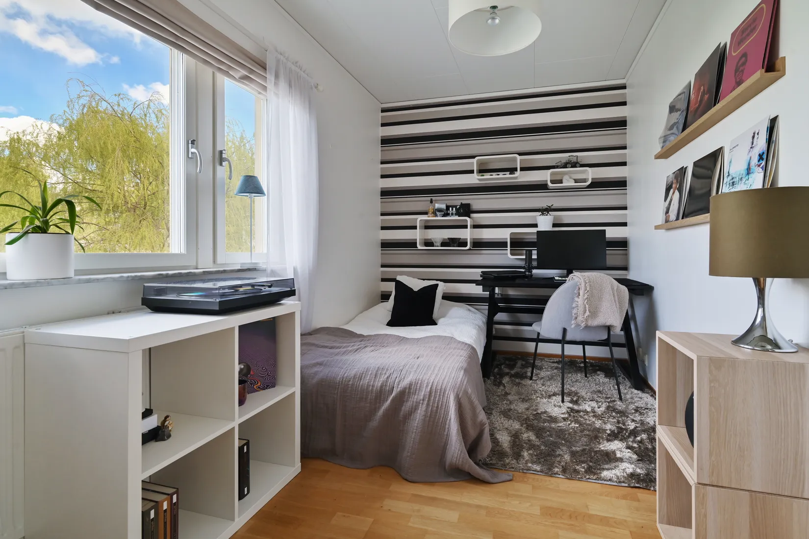 Villa, Adlerfelts gata 16, Sanda Ängar, Upplands Väsby