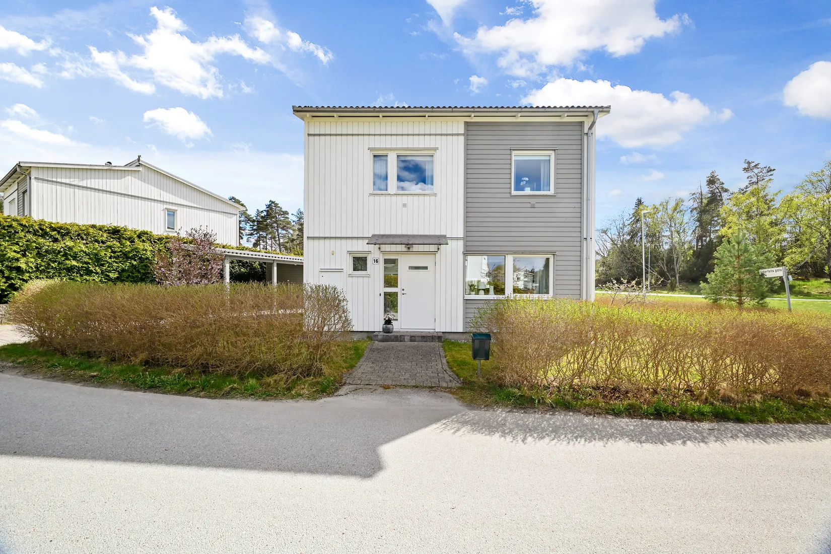 Villa, Adlerfelts gata 16, Sanda Ängar, Upplands Väsby
