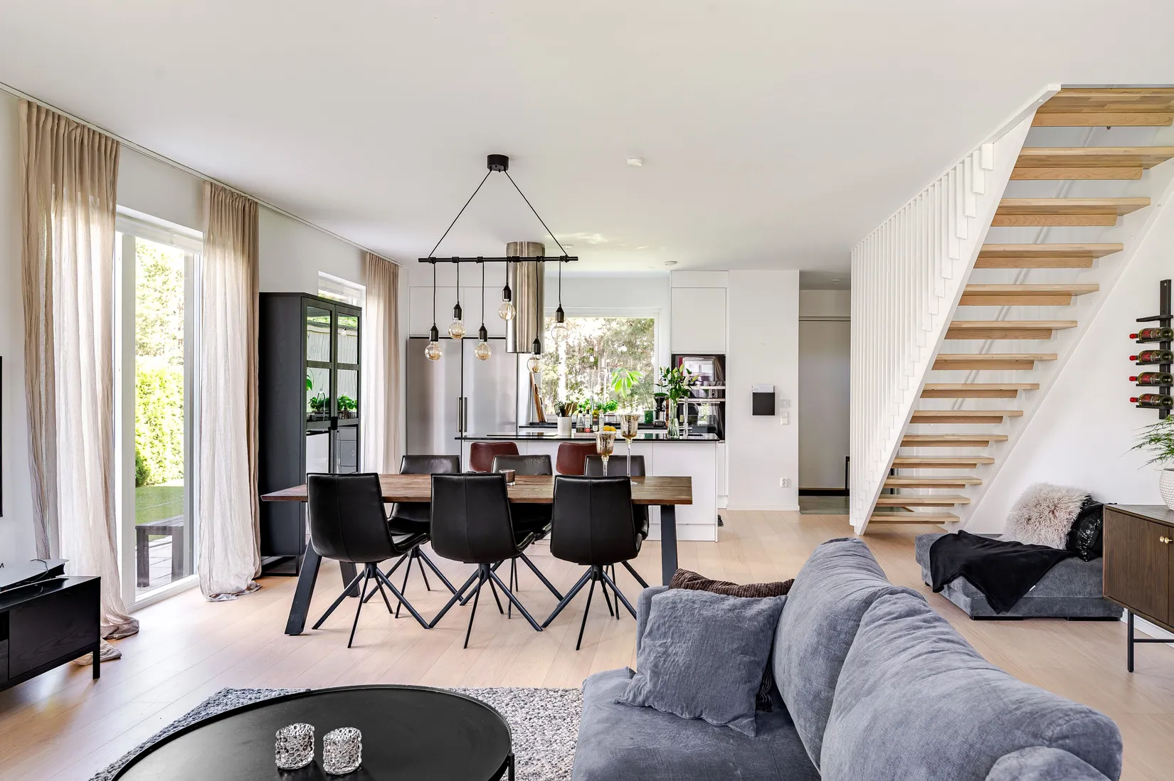 Radhus, Punktstigen 3B, Högmora, Huddinge