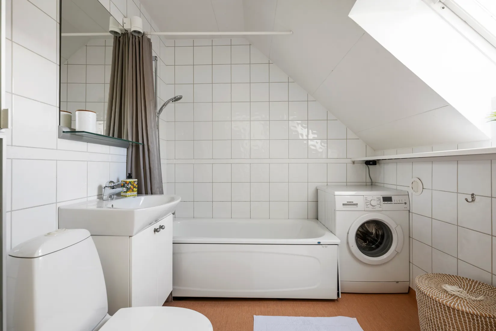 Villa, Radhus, Gyllenstiernas väg 71, Näsbypark, Täby
