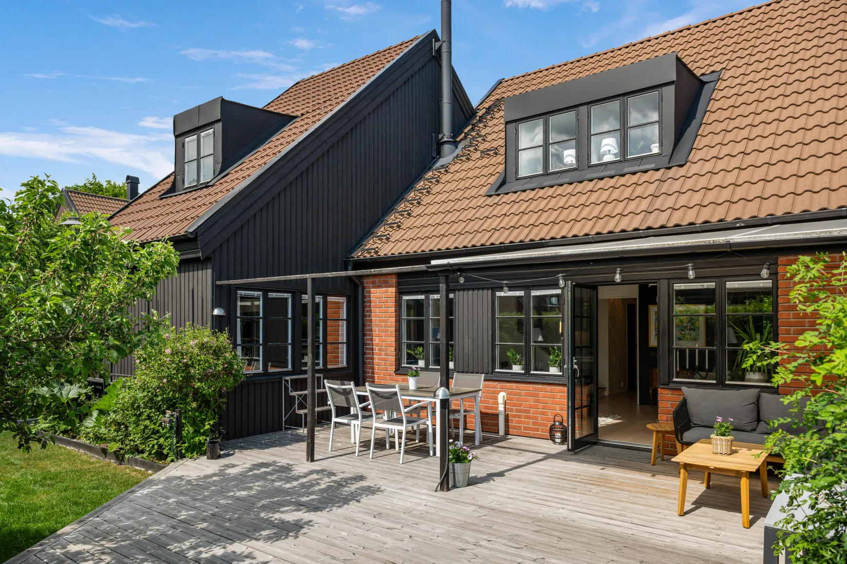 Villa, Radhus, Gyllenstiernas väg 71, Näsbypark, Täby
