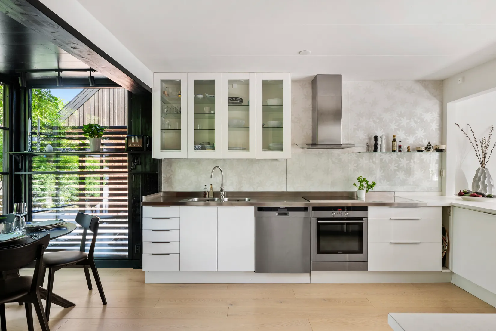 Villa, Radhus, Gyllenstiernas väg 71, Näsbypark, Täby