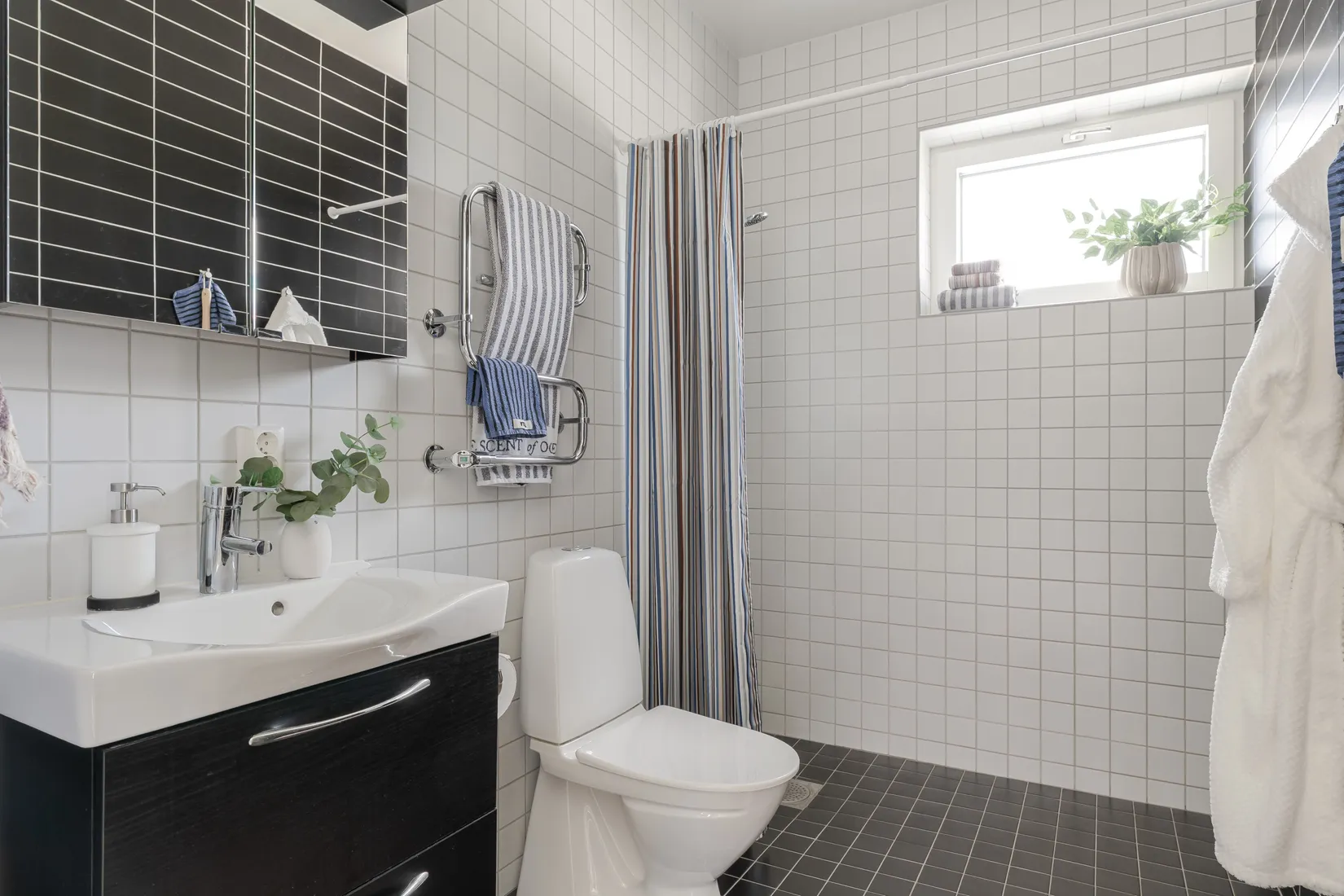 Bostadsrätt, Radhus, Persikogatan 2E, Nyponlunden, Örebro