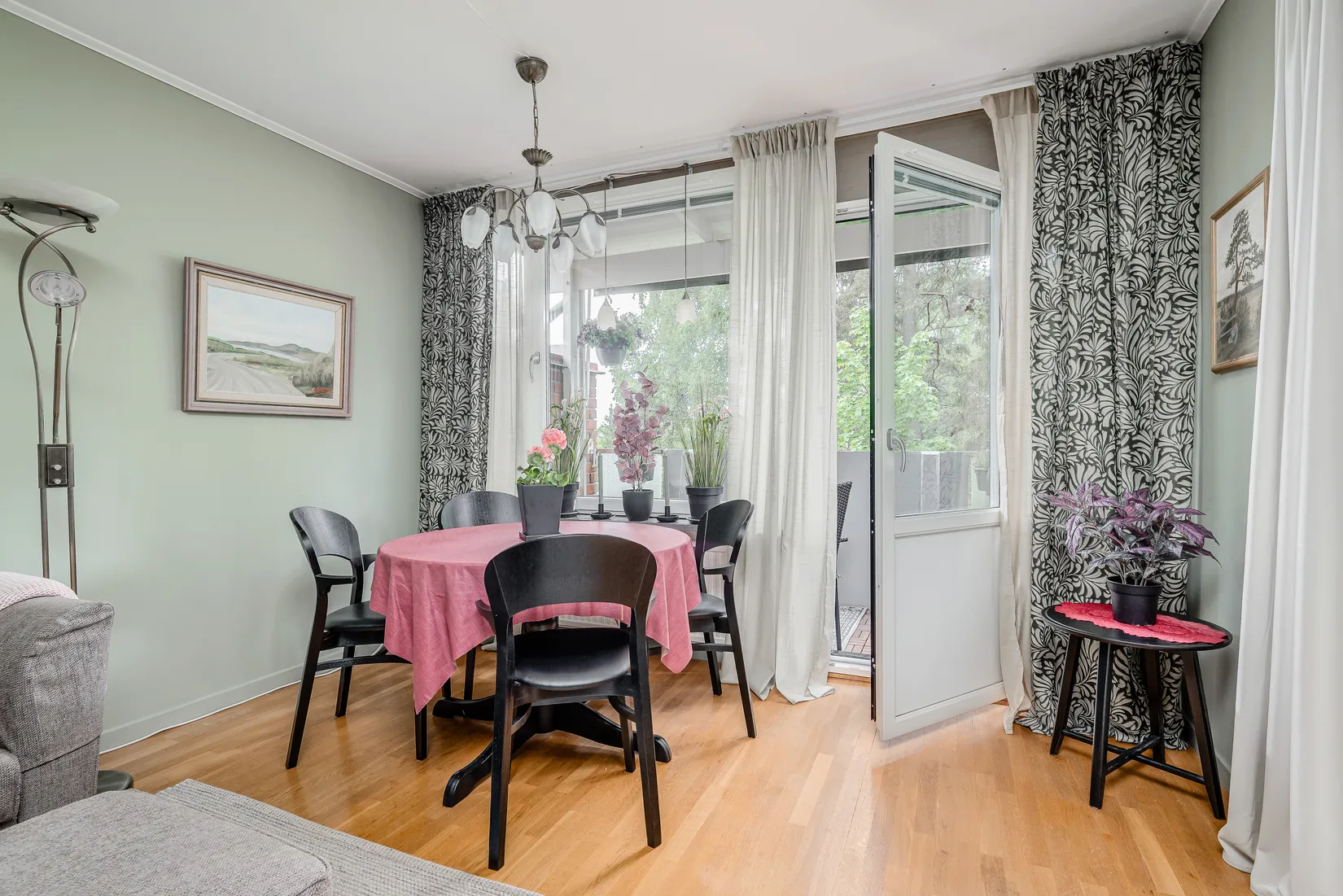 Bostadsrätt, Rosengårdsvägen 1, Rosengården, Vallentuna