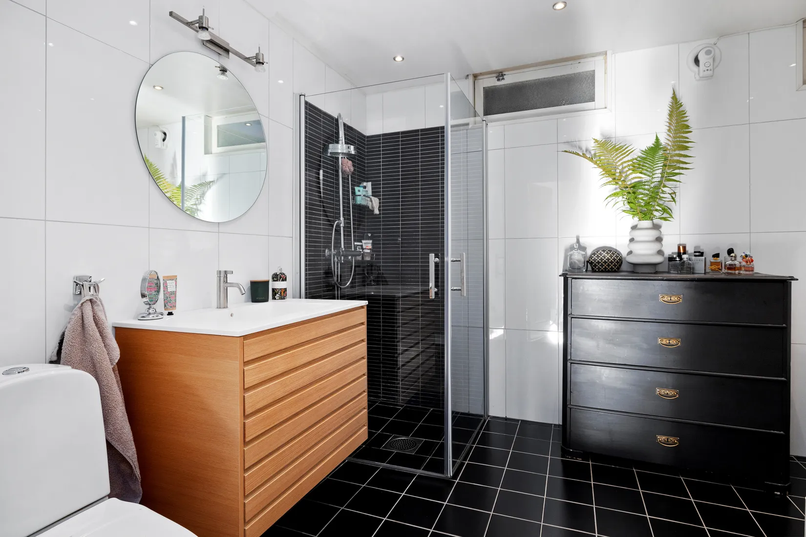 Radhus, Kärrvägen 30, Sigtuna - Hällsbo, Sigtuna