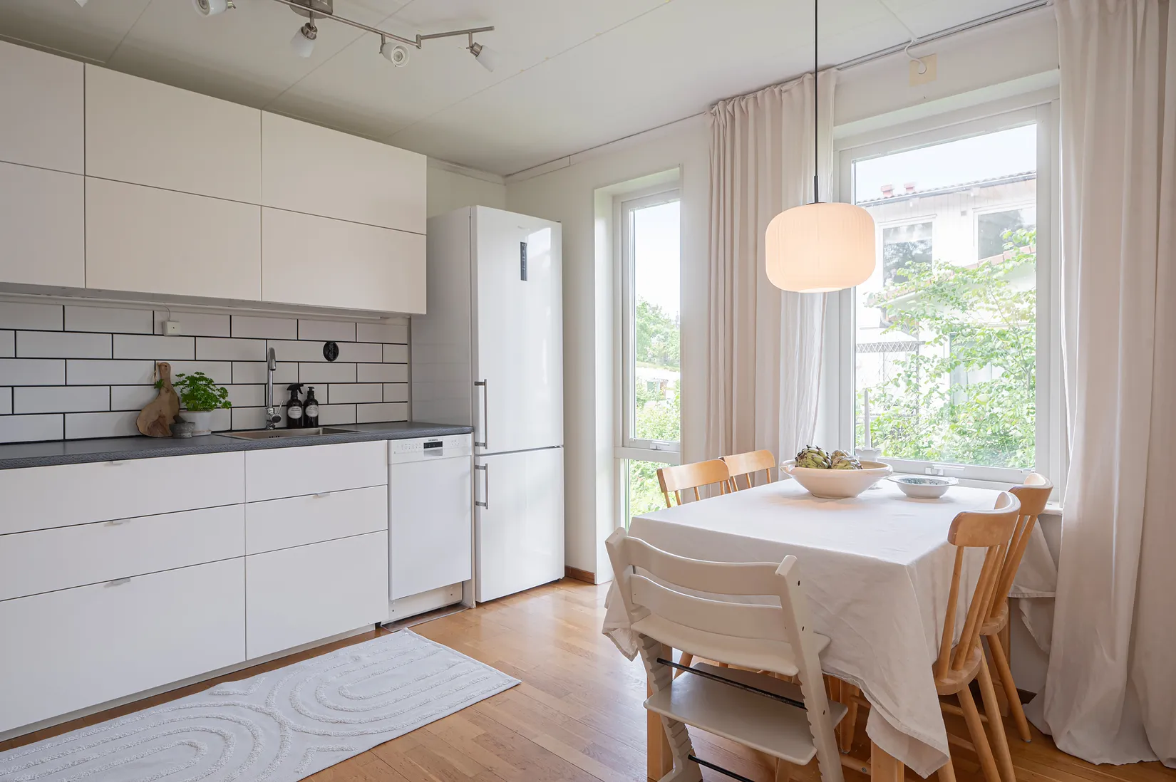 Bostadsrätt, Groths väg 43, Huddinge - sjönära intill Trehörningen, Huddinge