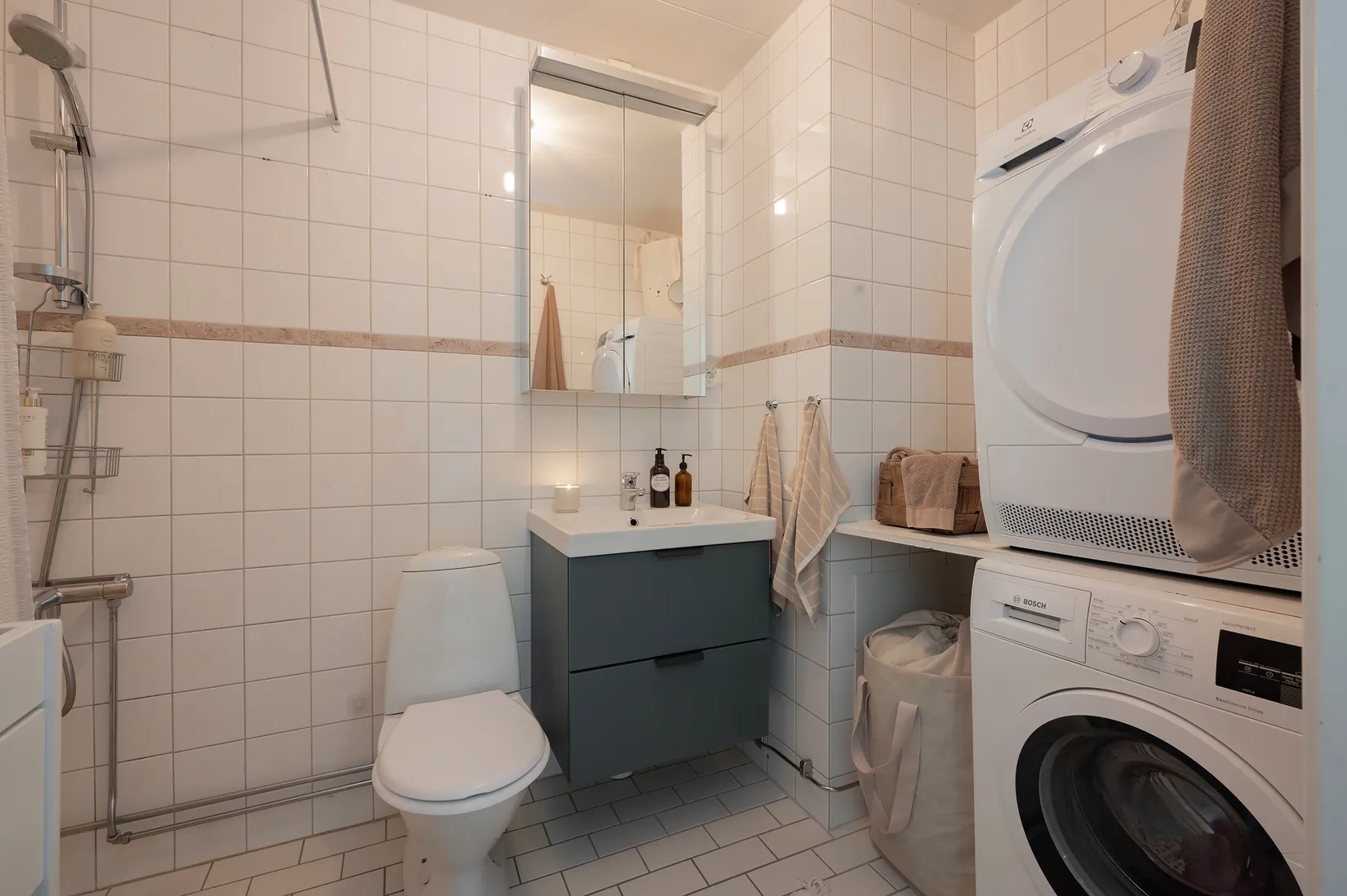 Bostadsrätt, Groths väg 43, Huddinge - sjönära intill Trehörningen, Huddinge