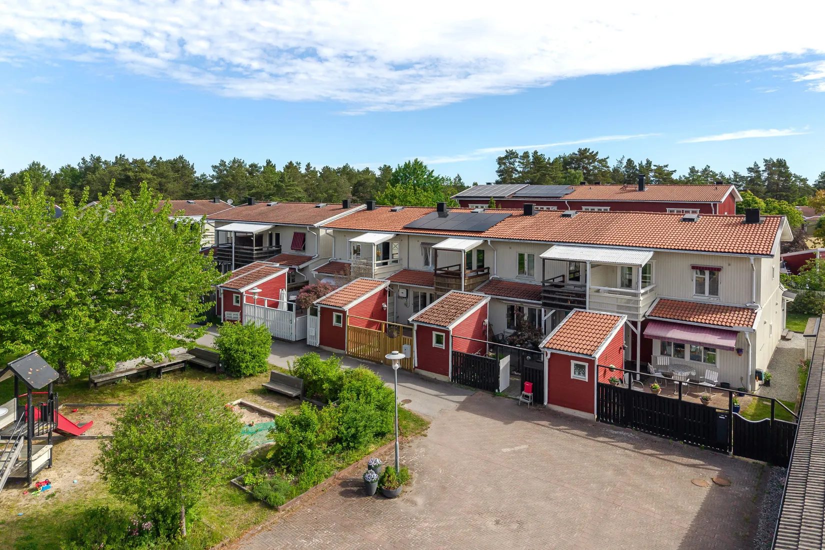 Radhus, Stenvägen 19A, Slottsbrinken, Strängnäs