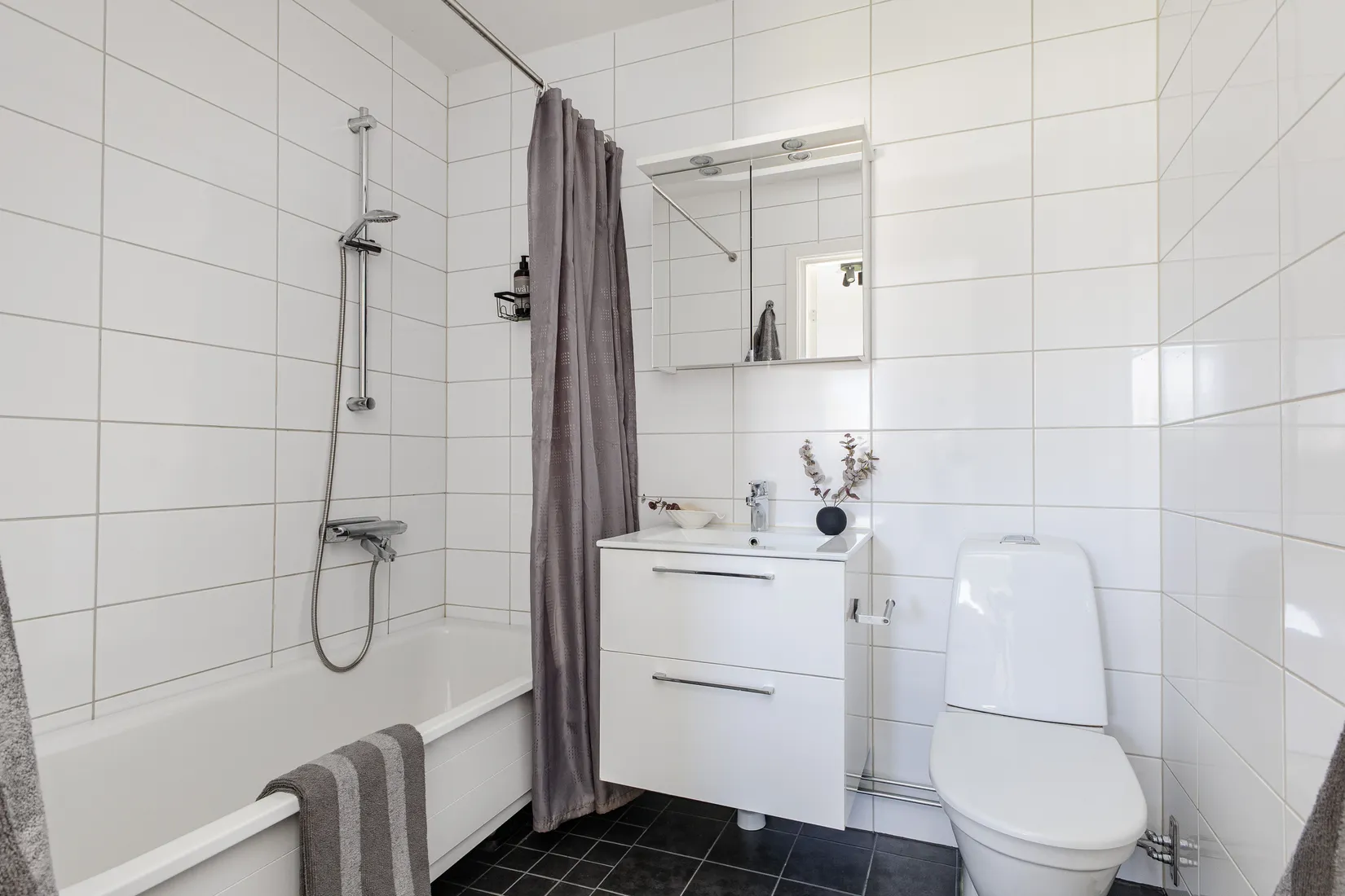 Bostadsrätt, Radhus, Bofinkvägen 16, Hallstahammar