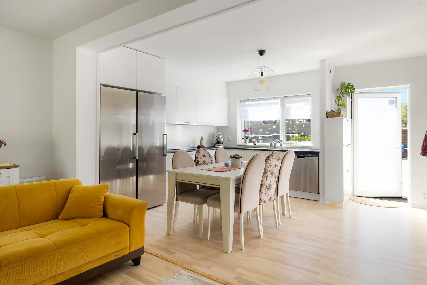 Bostadsrätt, Radhus, Åkerhielms väg 24, Margretelund, Österåker