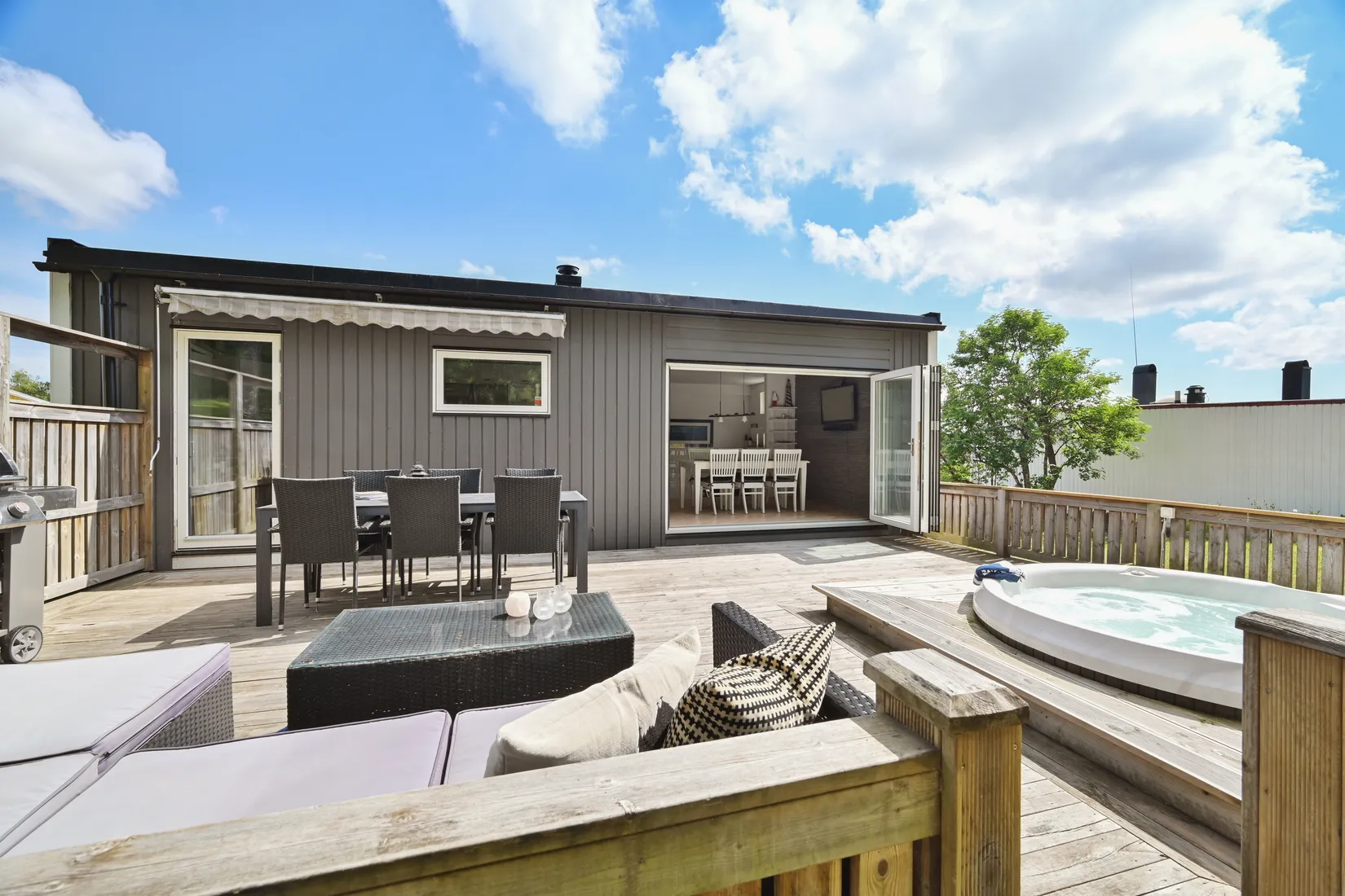Villa, Radhus, Gullrisvägen 2, Bollstanäs, Upplands Väsby