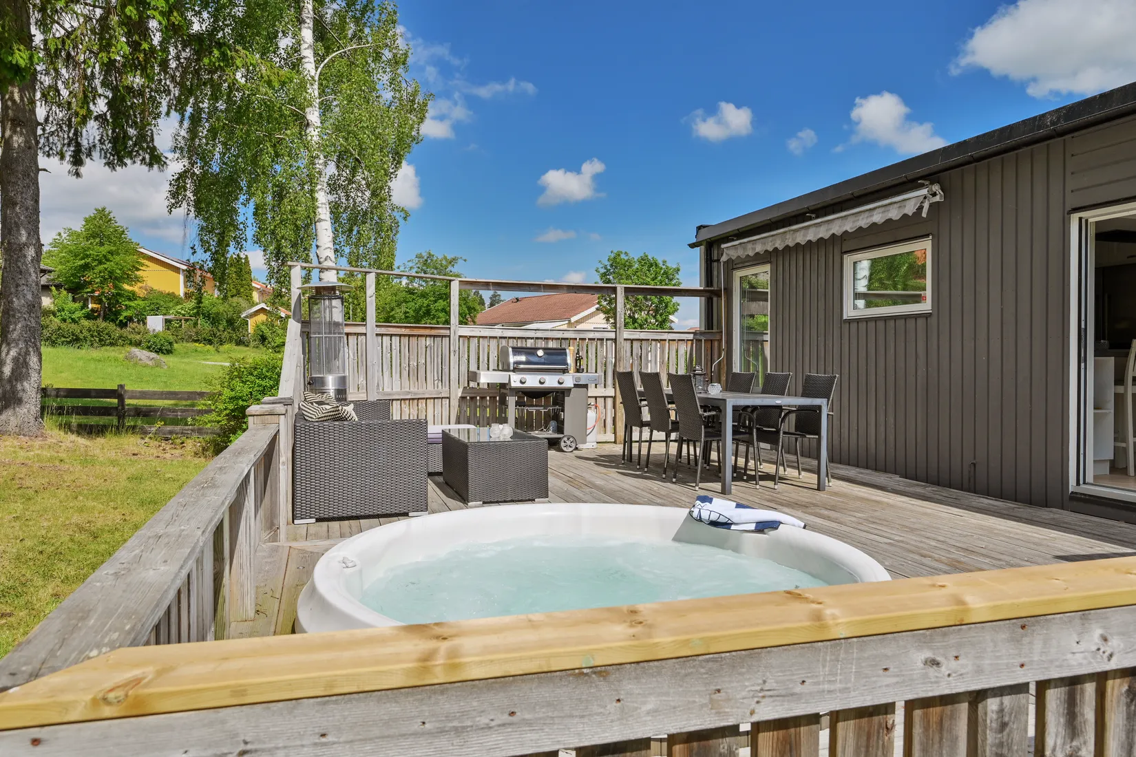 Villa, Radhus, Gullrisvägen 2, Bollstanäs, Upplands Väsby