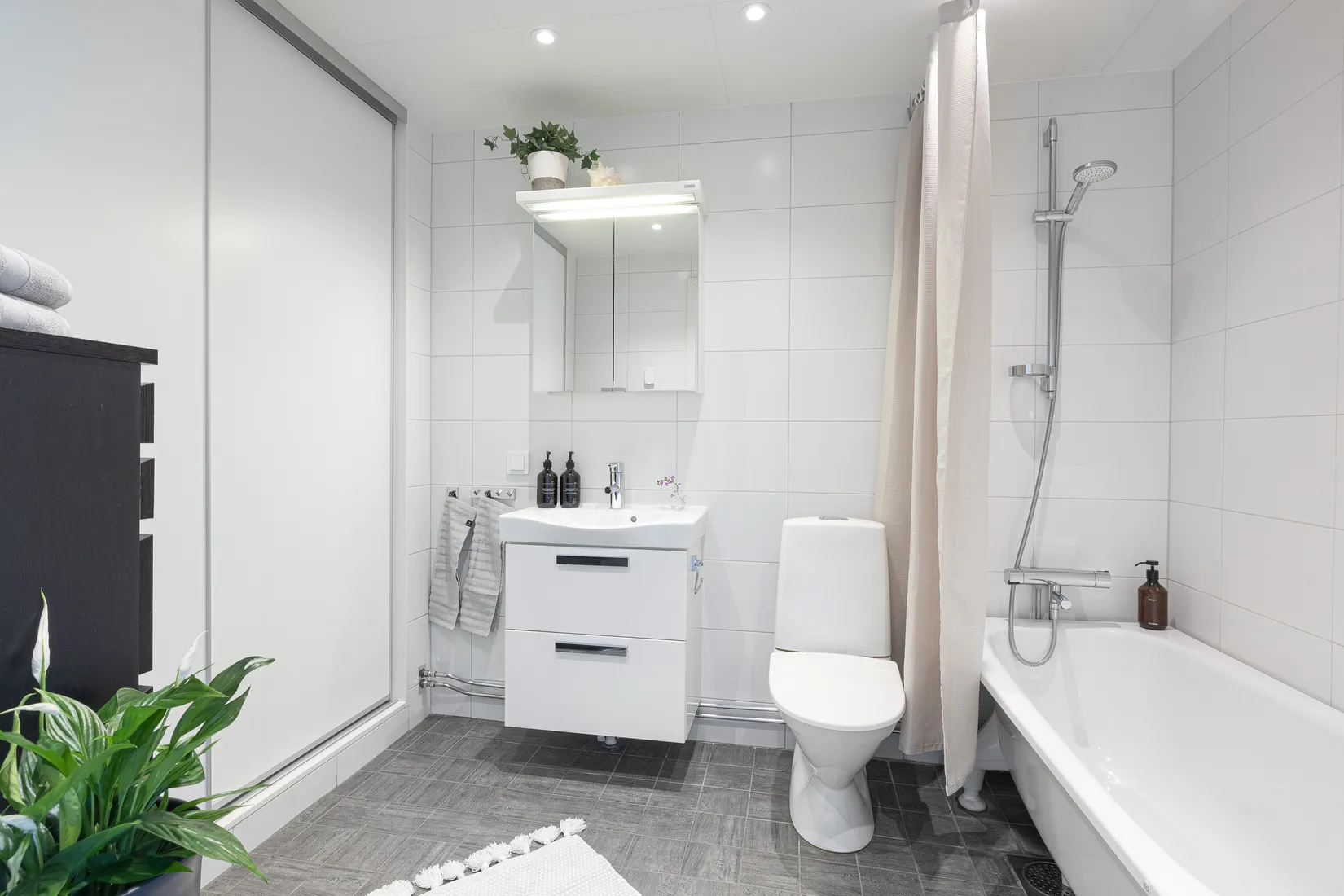 Villa, Radhus, Våtmarksvägen 6, Järvastaden, Solna