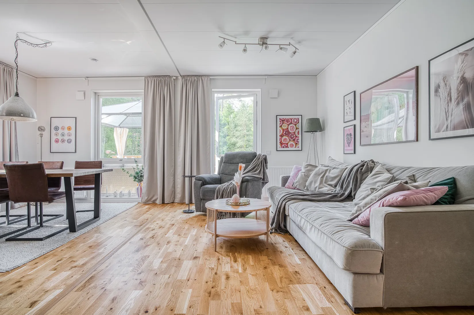 Bostadsrätt, Radhus, Lövsångarvägen 33A, Margretelund, Österåker