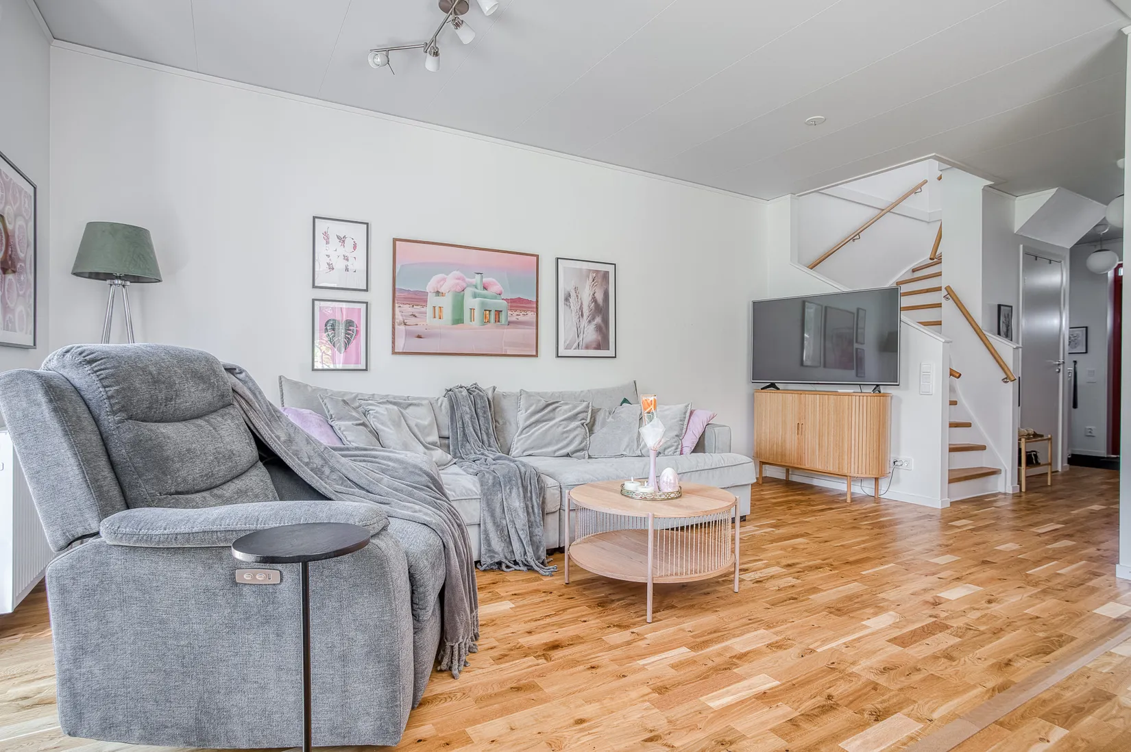 Bostadsrätt, Radhus, Lövsångarvägen 33A, Margretelund, Österåker