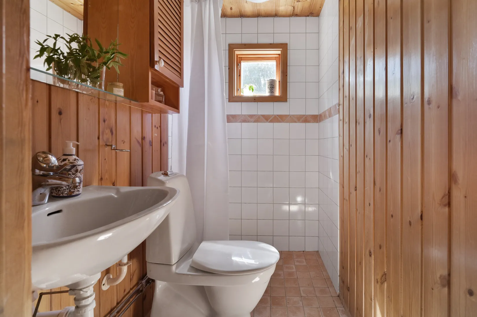 Fritidshus, Rödbergsvägen 5, Munsö, Ekerö