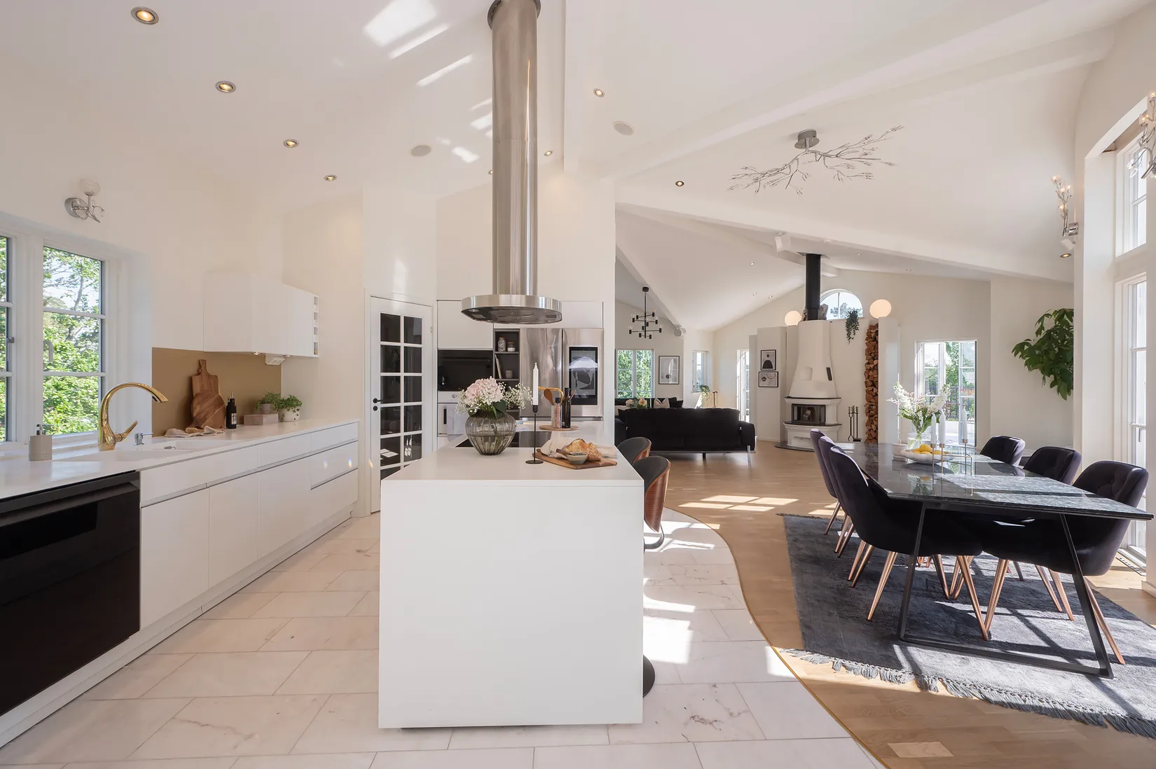 Villa, Rotnäsvägen 39, Hörningsnäs - intill sjön Trehörningen, Huddinge
