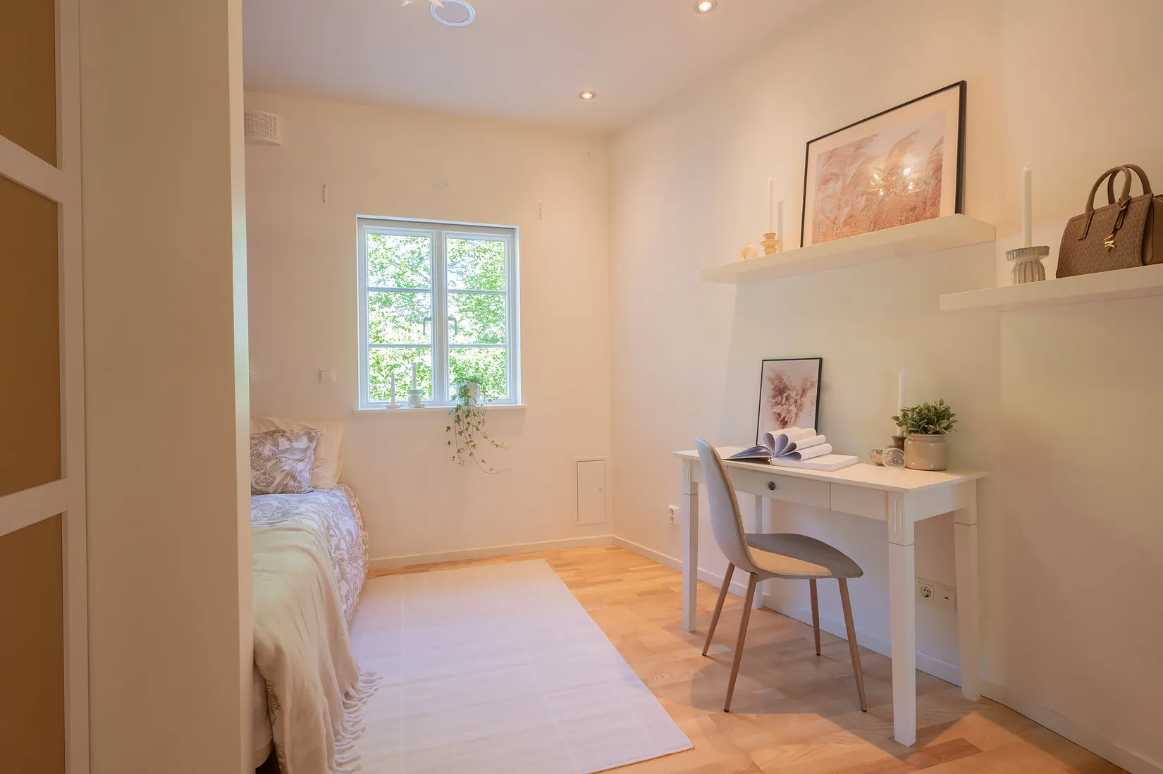 Villa, Rotnäsvägen 39, Hörningsnäs - intill sjön Trehörningen, Huddinge