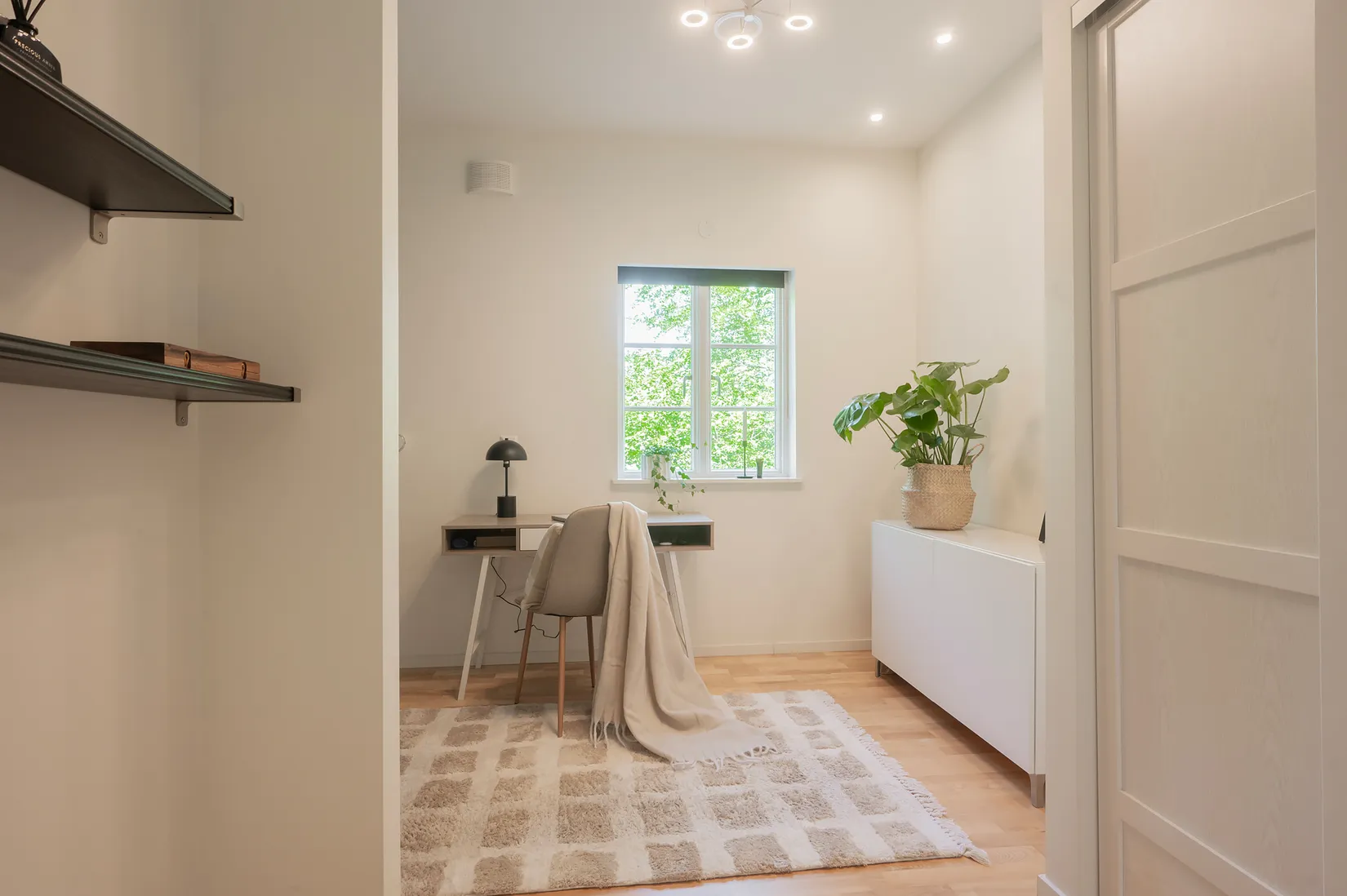 Villa, Rotnäsvägen 39, Hörningsnäs - intill sjön Trehörningen, Huddinge