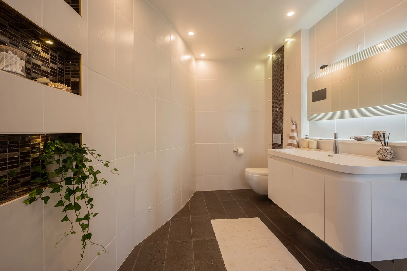 Villa, Rotnäsvägen 39, Hörningsnäs - intill sjön Trehörningen, Huddinge