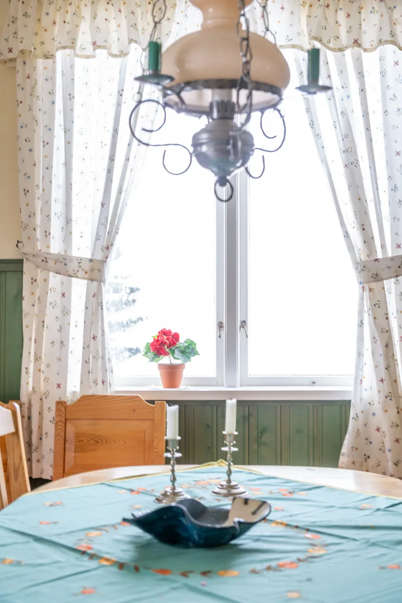 Villa, Vacker fastighet omgivet av frodande grönska, Jokkmokk