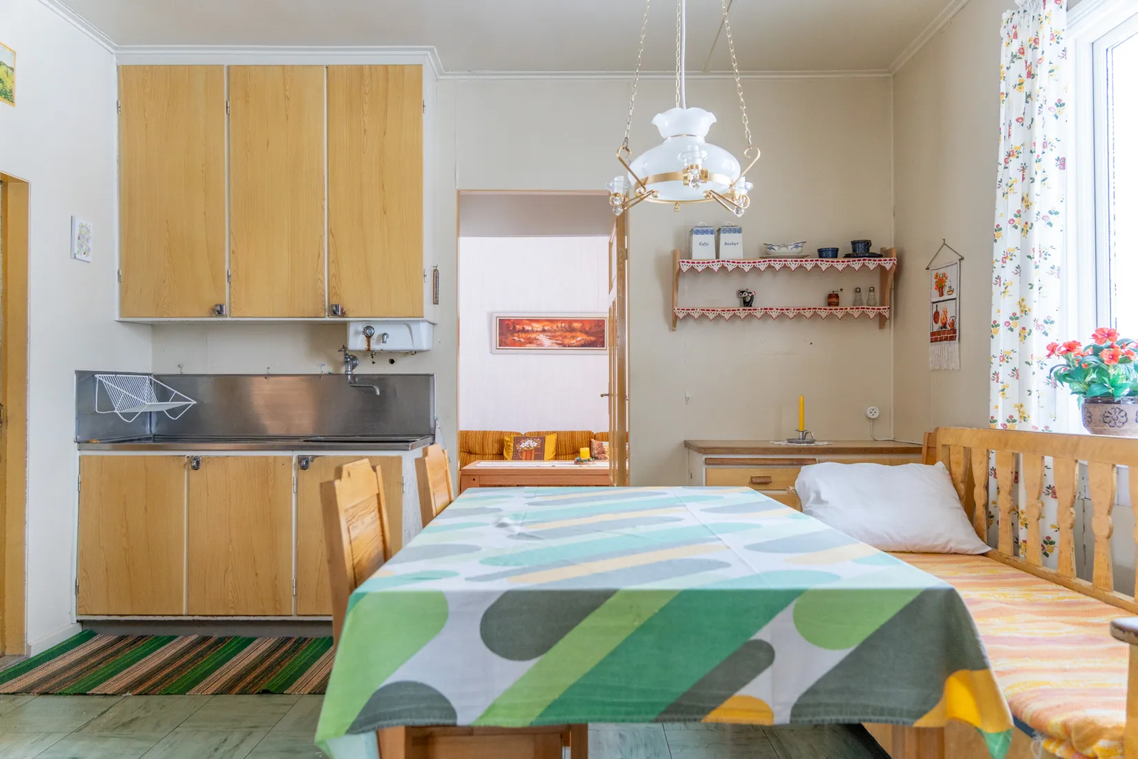 Villa, Vacker fastighet omgivet av frodande grönska, Jokkmokk