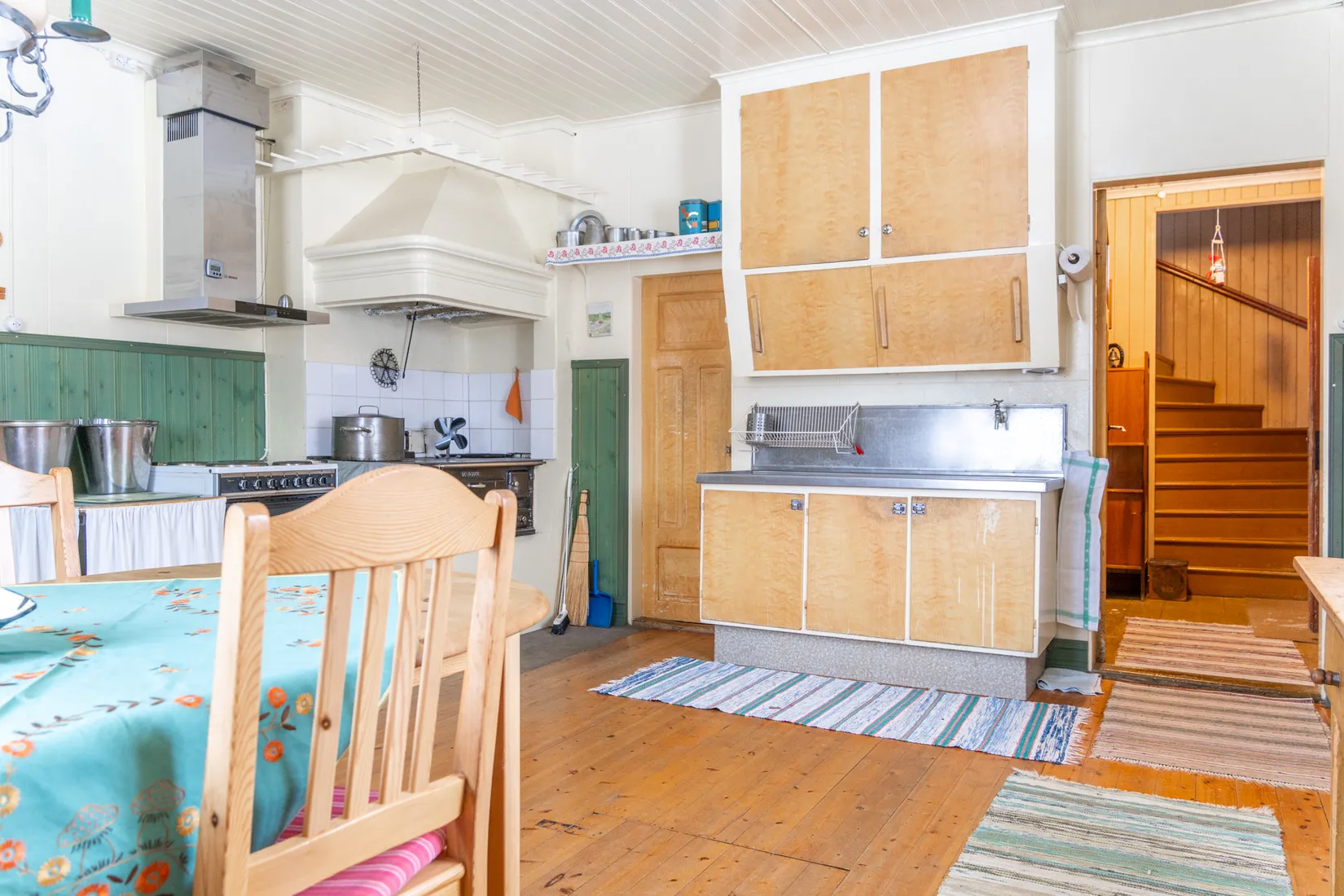 Villa, Vacker fastighet omgivet av frodande grönska, Jokkmokk