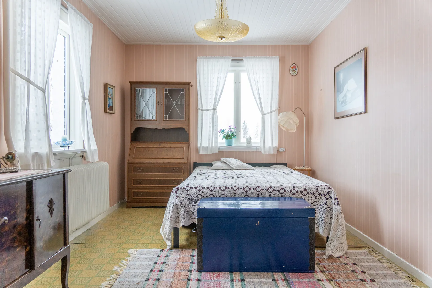 Villa, Vacker fastighet omgivet av frodande grönska, Jokkmokk